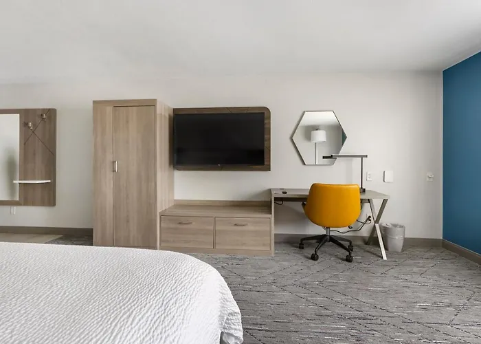 Hotel Express Peru-lasalle Area By Ihg 2*