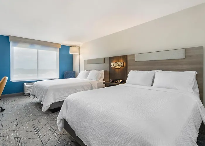 Отель Express Peru-lasalle Area By Ihg Peru