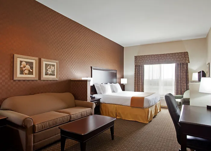 Отель Express Peru-lasalle Area By Ihg Peru